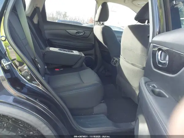 KNMAT2MV4JP504881 2018 NISSAN ROGUE - Image 8