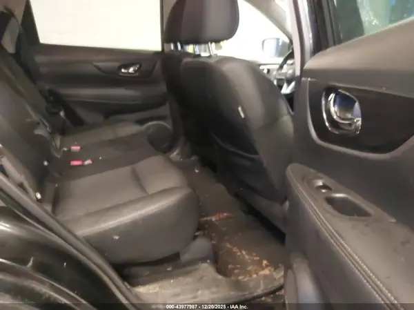 KNMAT2MV4JP508333 2018 NISSAN ROGUE - Image 8