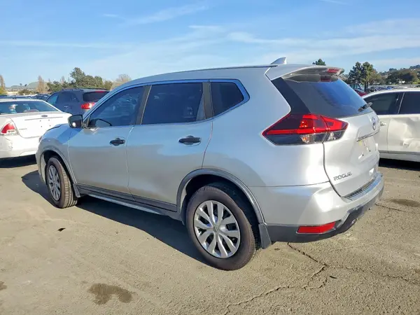 KNMAT2MV4JP512978 2018 NISSAN ROGUE - Image 2