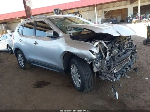 KNMAT2MV4JP514231 2018 NISSAN ROGUE - Image 1