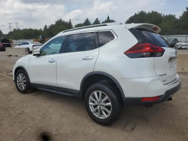 KNMAT2MV4JP519025 2018 NISSAN ROGUE - Image 2