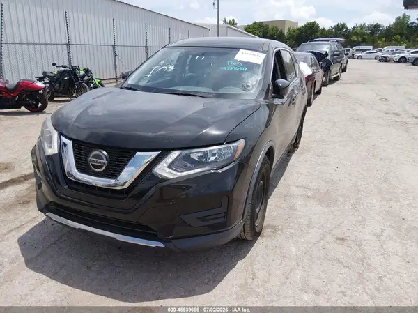KNMAT2MV4JP520062 2018 NISSAN ROGUE - Image 2