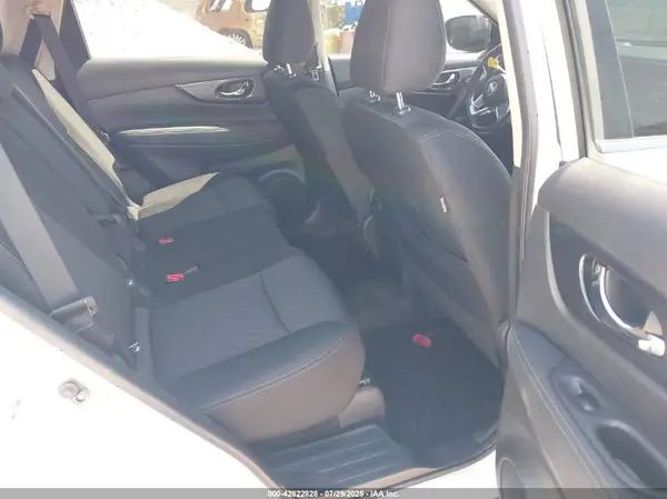KNMAT2MV4JP525682 2018 NISSAN ROGUE - Image 8