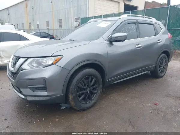 KNMAT2MV4JP526394 2018 NISSAN ROGUE - Image 2