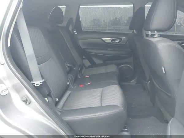 KNMAT2MV4JP526394 2018 NISSAN ROGUE - Image 8
