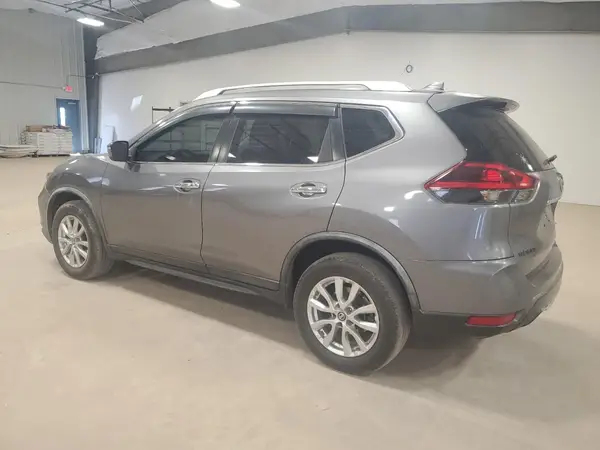 KNMAT2MV4JP526413 2018 NISSAN ROGUE - Image 2