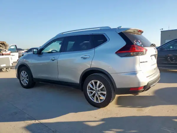 KNMAT2MV4JP528906 2018 NISSAN ROGUE - Image 2