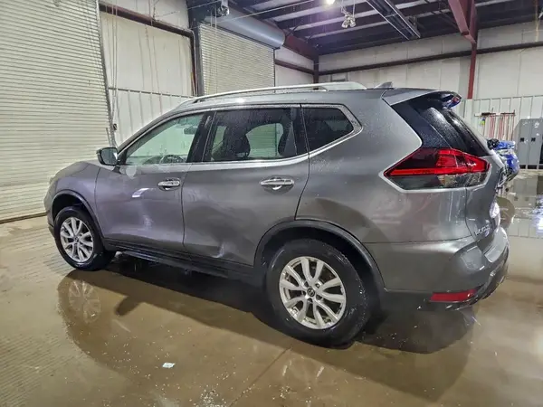 KNMAT2MV4JP53211G 2018 NISSAN ROGUE - Image 2
