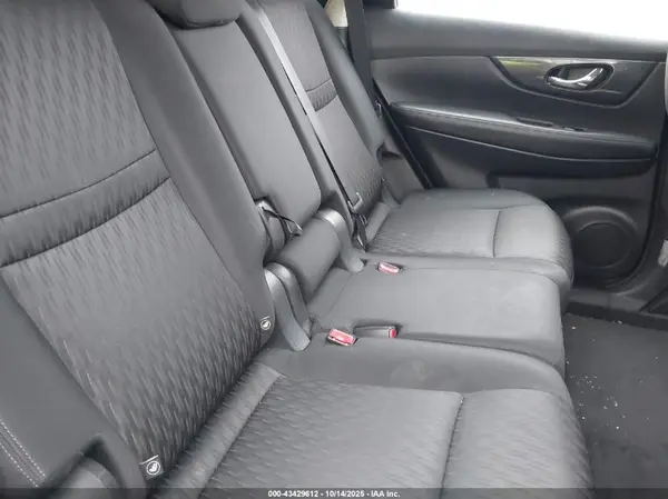 KNMAT2MV4JP535273 2018 NISSAN ROGUE - Image 8