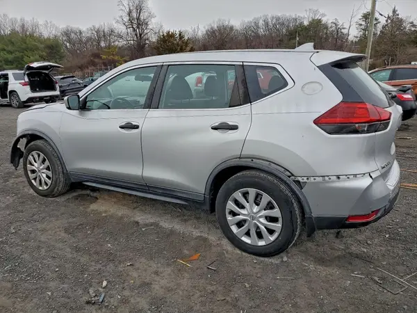 KNMAT2MV4JP540585 2018 NISSAN ROGUE - Image 2