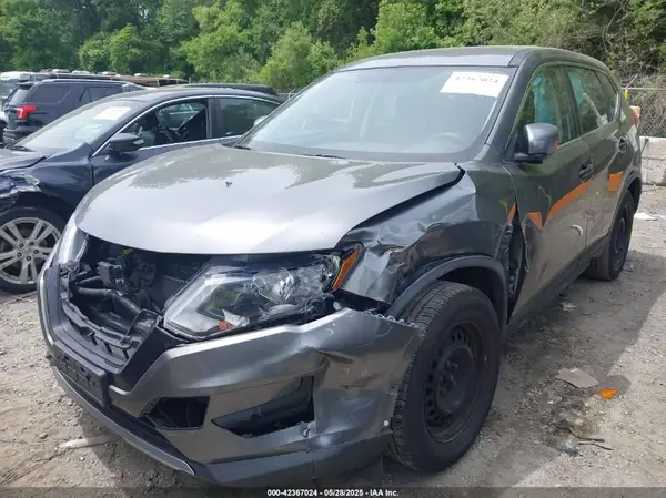 KNMAT2MV4JP543969 2018 NISSAN ROGUE - Image 2