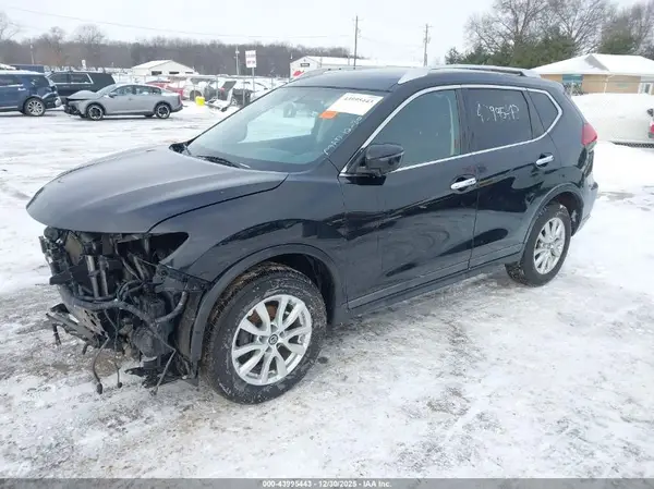 KNMAT2MV4JP551120 2018 NISSAN ROGUE - Image 2
