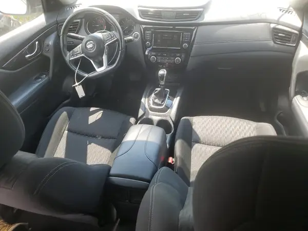 KNMAT2MV4JP555247 2018 NISSAN ROGUE - Image 8