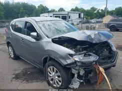 KNMAT2MV4JP555975 2018 NISSAN ROGUE