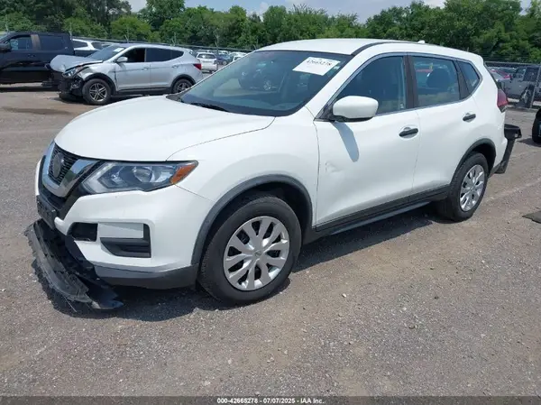 KNMAT2MV4JP561727 2018 NISSAN ROGUE - Image 2