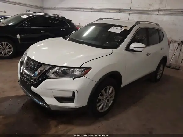KNMAT2MV4JP565616 2018 NISSAN ROGUE - Image 2