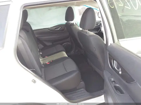 KNMAT2MV4JP568399 2018 NISSAN ROGUE - Image 8