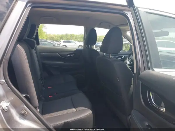 KNMAT2MV4JP568953 2018 NISSAN ROGUE - Image 8