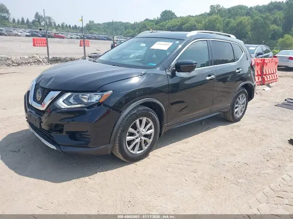 KNMAT2MV4JP569021 2018 NISSAN ROGUE - Image 2