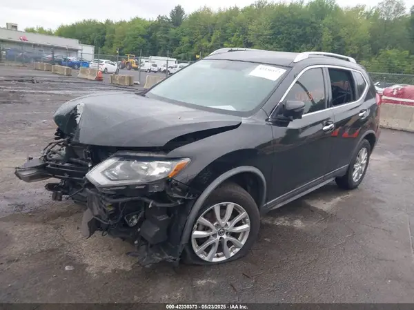 KNMAT2MV4JP569925 2018 NISSAN ROGUE - Image 2