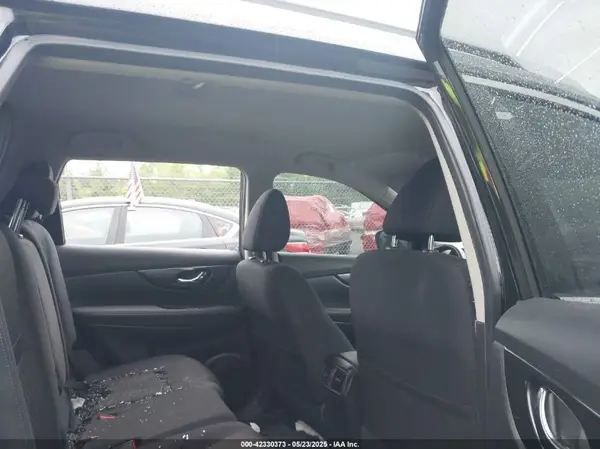 KNMAT2MV4JP569925 2018 NISSAN ROGUE - Image 8