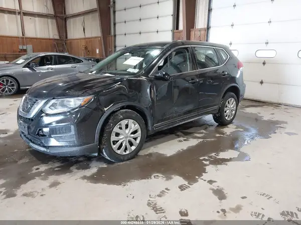 KNMAT2MV4JP569942 2018 NISSAN ROGUE - Image 2