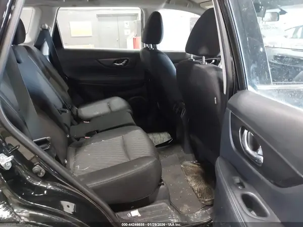 KNMAT2MV4JP569942 2018 NISSAN ROGUE - Image 8