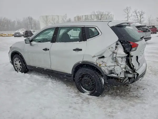 KNMAT2MV4JP585588 2018 NISSAN ROGUE - Image 2