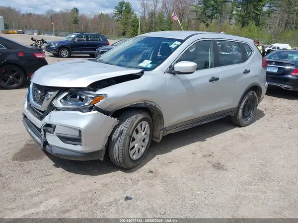 KNMAT2MV4JP586370 2018 NISSAN ROGUE - Image 2