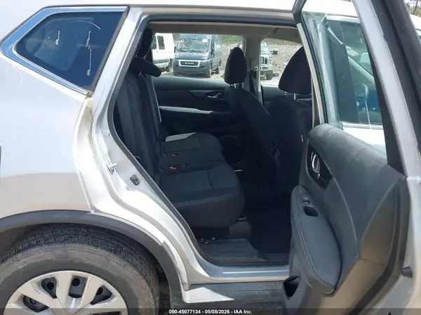 KNMAT2MV4JP586370 2018 NISSAN ROGUE - Image 8