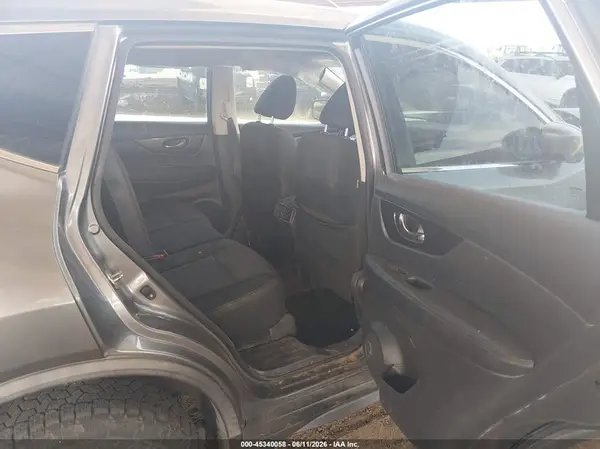 KNMAT2MV4JP588443 2018 NISSAN ROGUE - Image 8