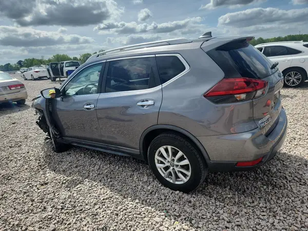 KNMAT2MV4JP589429 2018 NISSAN ROGUE - Image 2