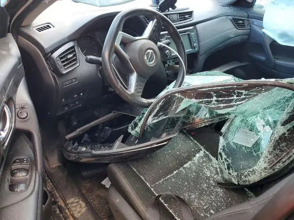 KNMAT2MV4JP591388 2018 NISSAN ROGUE - Image 8