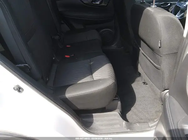 KNMAT2MV4JP592136 2018 NISSAN ROGUE - Image 8
