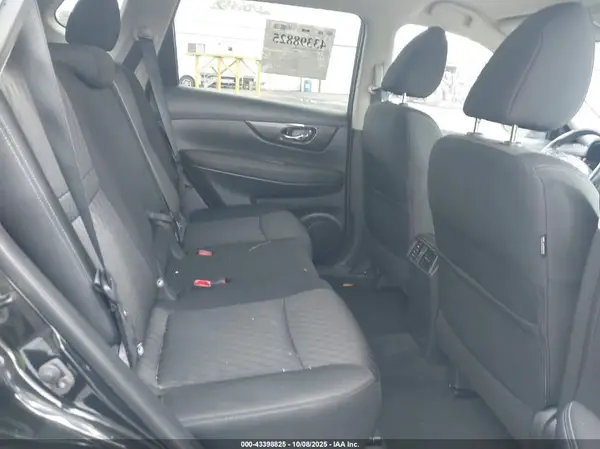 KNMAT2MV4JP593366 2018 NISSAN ROGUE - Image 8