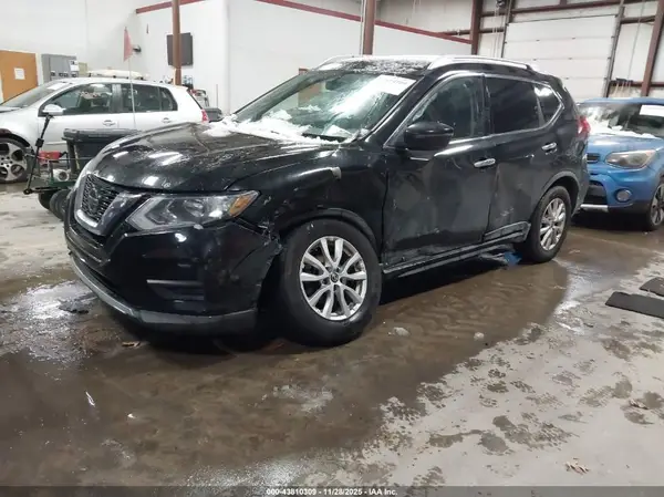 KNMAT2MV4JP596459 2018 NISSAN ROGUE - Image 2