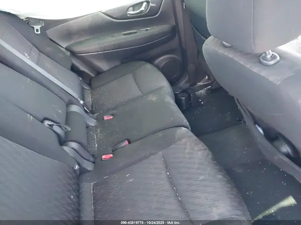 KNMAT2MV4JP601496 2018 NISSAN ROGUE - Image 8