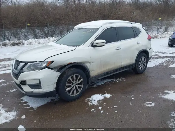 KNMAT2MV4JP602339 2018 NISSAN ROGUE - Image 2