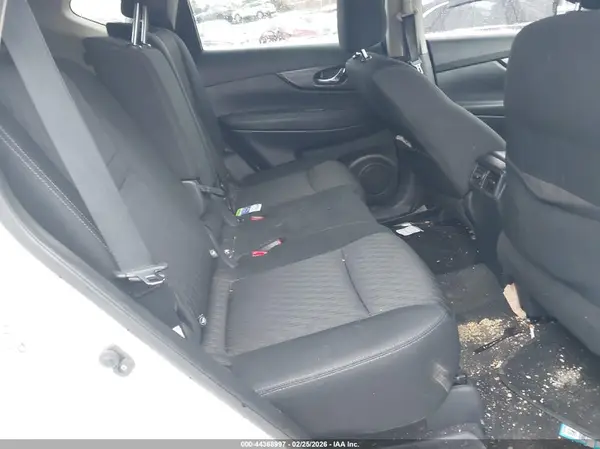 KNMAT2MV4JP602339 2018 NISSAN ROGUE - Image 8