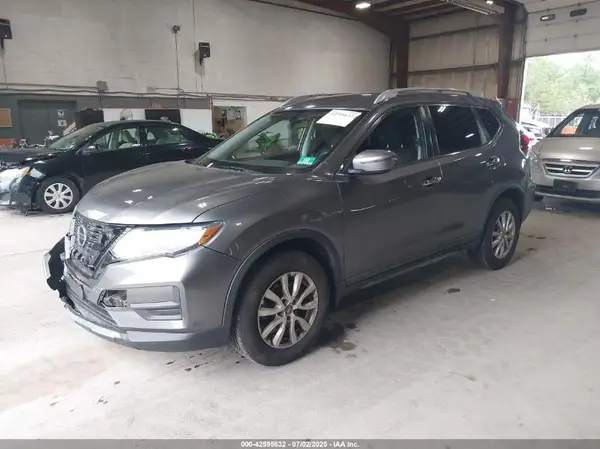 KNMAT2MV4JP609159 2018 NISSAN ROGUE - Image 2
