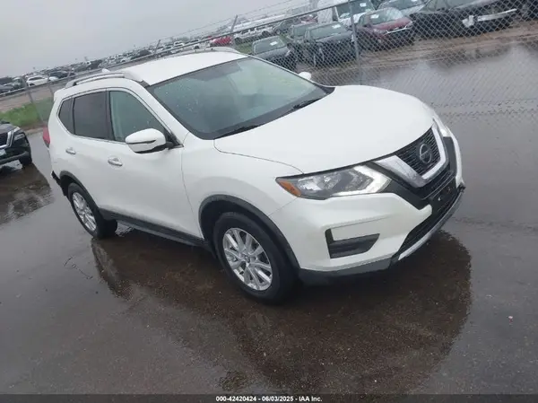 KNMAT2MV4JP611168 2018 NISSAN ROGUE - Image 1