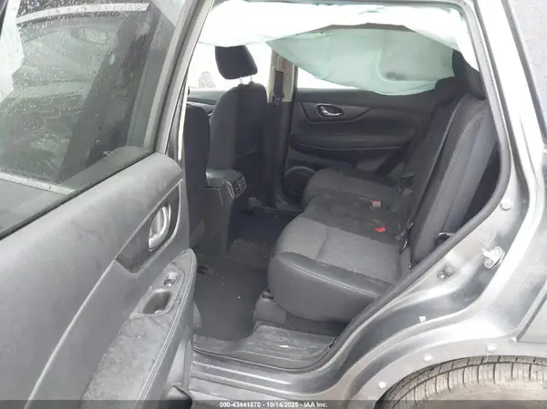 KNMAT2MV4JP612370 2018 NISSAN ROGUE - Image 8