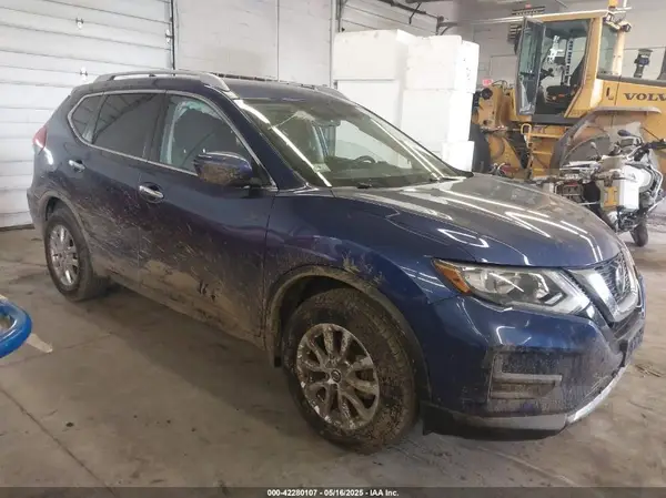 KNMAT2MV4JP612949 2018 NISSAN ROGUE - Image 1