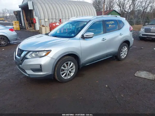 KNMAT2MV4JP615432 2018 NISSAN ROGUE - Image 2