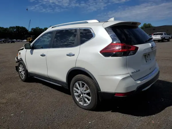 KNMAT2MV4JP615981 2018 NISSAN ROGUE - Image 2