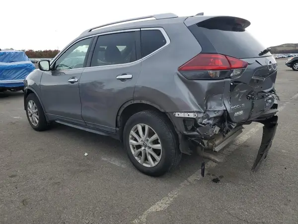 KNMAT2MV4JP618900 2018 NISSAN ROGUE - Image 2