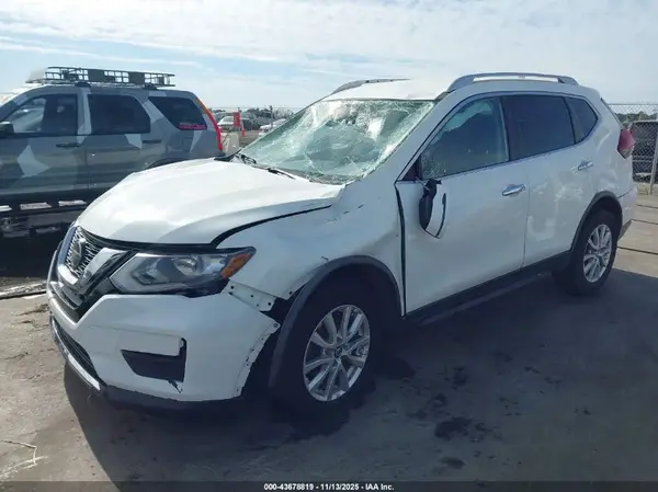 KNMAT2MV4KP511024 2019 NISSAN ROGUE - Image 2