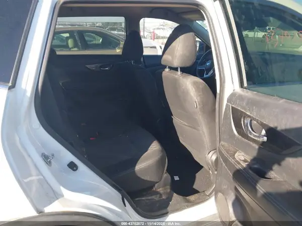 KNMAT2MV4KP542158 2019 NISSAN ROGUE - Image 8