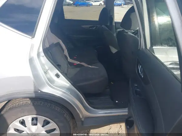 KNMAT2MV5GP647069 2016 NISSAN ROGUE - Image 8