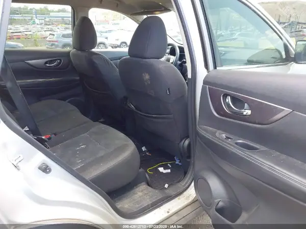 KNMAT2MV5GP657813 2016 NISSAN ROGUE - Image 8